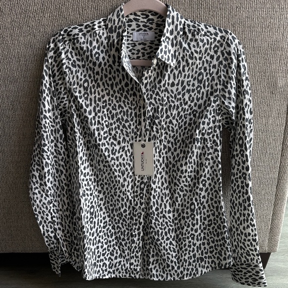 UNTUCKit Tops - NWT Women’s UNTUCKit Leopard Blouse
